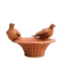 Cesto con colombi in terracotta